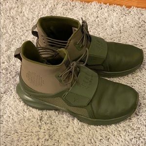 Fenty x Puma shoes (open for negotiation)